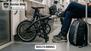 Bicicleta dobrável que pode ser empurrada ou puxada pelas rodas como se fosse uma mala